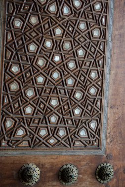 Osmanlı sanatı İnci kaküllerin Anası örneğidir