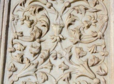 Osmanlı mermeri, çiçek desenli oyma sanat eserleri