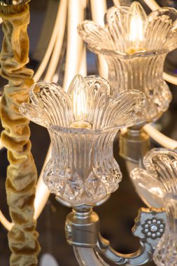 Dekoratif stil filament ampulleri görünürde