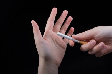 Dünya Tütüne Hayır Günü posteri sigara içilmez diyor.