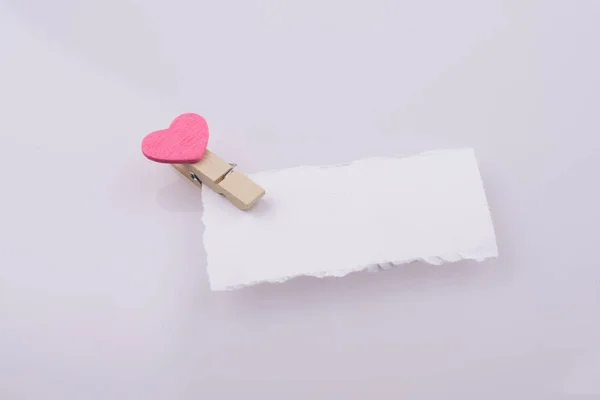 Рожевий Сердечник Папері Білою Нотою — стокове фото