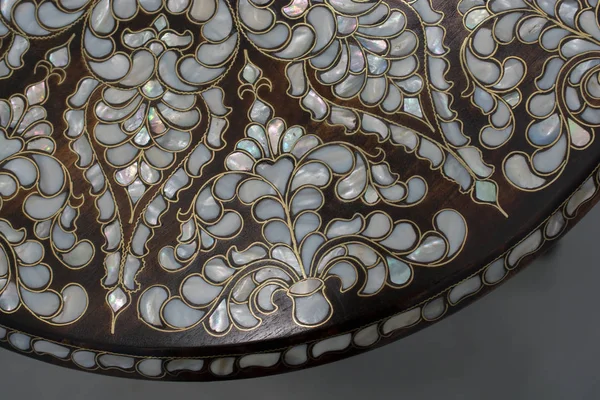 Osmanlı sanatı İnci kaküllerin Anası örneğidir