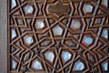 Osmanlı sanatı İnci kaküllerin Anası örneğidir