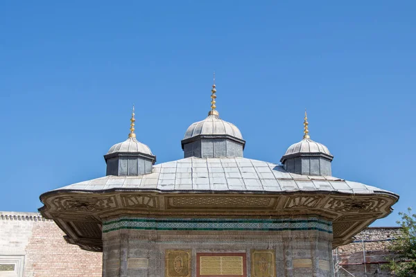 Veduta Esterna Della Cupola Nell Architettura Ottomana Istanbul Turchia — Foto Stock