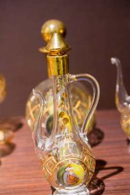 Çok eski stil cam ibrik su kavanoz görünümünde