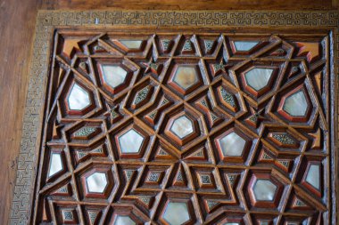 Osmanlı sanatı İnci kaküllerin Anası örneğidir