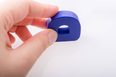 Tahtadan yapılmış alfabe küpleri.