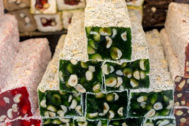 Türk tatlıları geleneksel tarzda yapılıyor