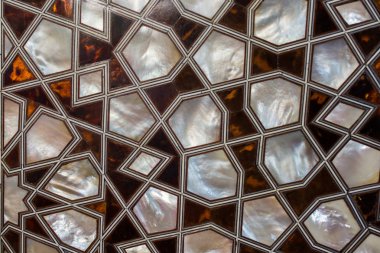 Osmanlı sanatı İnci kaküllerin Anası örneğidir