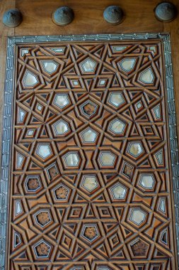 Osmanlı sanatı İnci kaküllerin Anası örneğidir