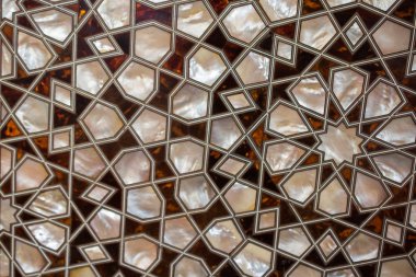 Osmanlı sanatı İnci kaküllerin Anası örneğidir