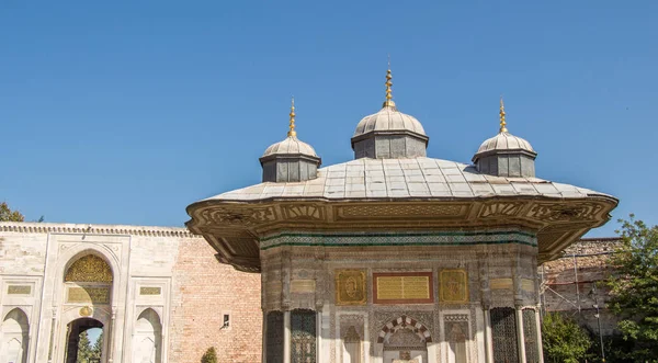 Veduta Esterna Della Cupola Nell Architettura Ottomana Istanbul Turchia — Foto Stock