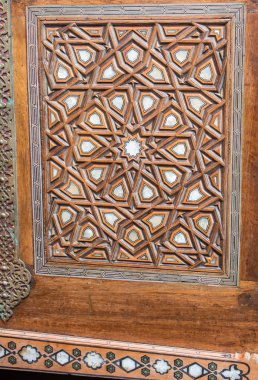 Osmanlı sanatı İnci kaküllerin Anası örneğidir