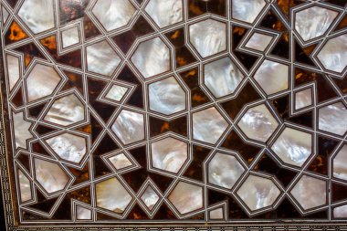 Osmanlı sanatı İnci kaküllerin Anası örneğidir