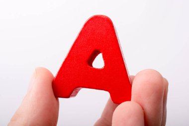 Mektup küp ağaçtan alfabesinin A