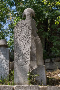 İstanbul 'da Osmanlı zamanından kalma eski bir mezar taşı