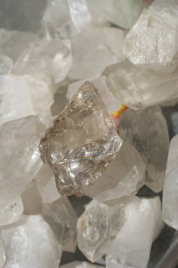 Yarı değerli taşlar, jeolojik mineraller.