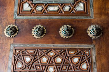 Osmanlı sanatı İnci kaküllerin Anası örneğidir