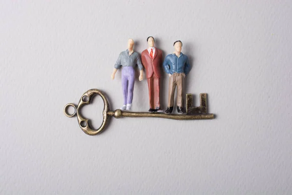 Pequena Estatueta Homem Miniatura Chave Retro — Fotografia de Stock