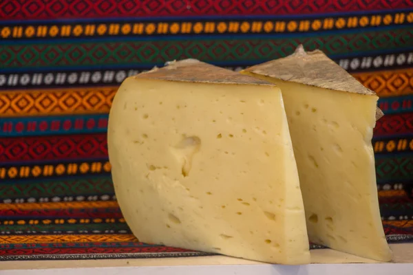 Cuts Kashkaval Kasseri Cheese Sale Shelf — Stock Photo, Image