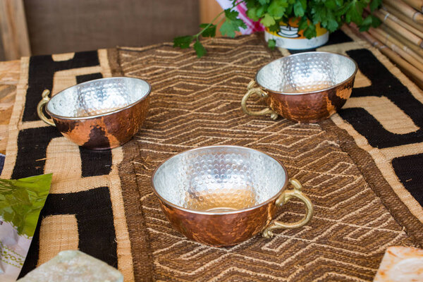 Традиционные турецкие металлические плиты в виде