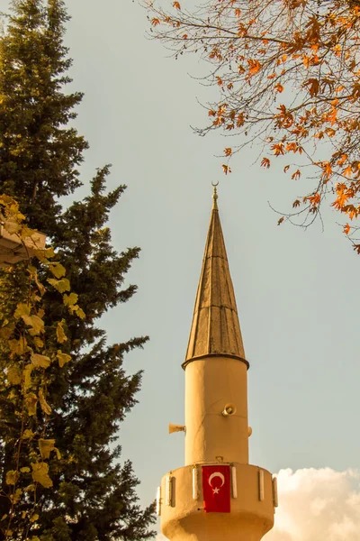 Osmanlı zamanındaki taştan yapılmış minare camileri