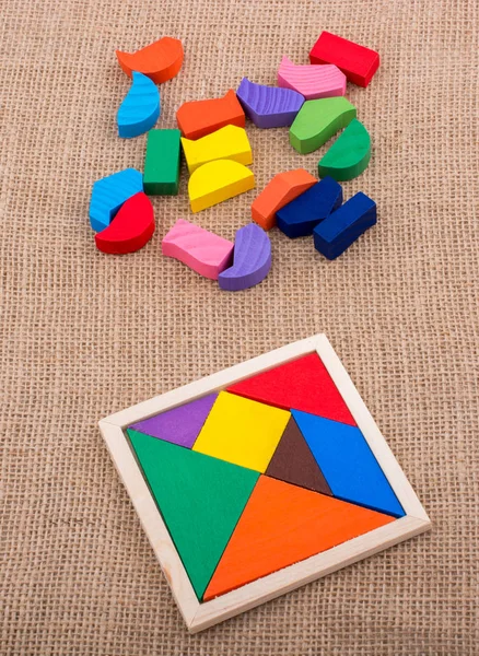 Kleurrijke Stukjes Van Een Vierkante Tangram Puzzel — Stockfoto