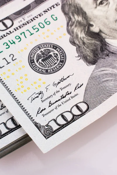 Банкноты 100 Долларов Сша Бумаги Белом Фоне — стоковое фото