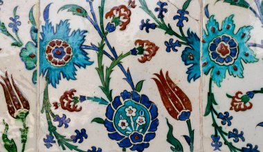 Osmanlı el yapımı çiçek desenli Türk fayansları