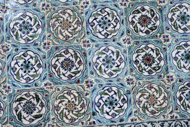 Osmanlı el yapımı çiçek desenli Türk fayansları