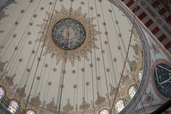土耳其伊斯坦布尔奥斯曼建筑穹顶的内景 — 图库照片