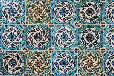 Osmanlı el yapımı çiçek desenli Türk fayansları