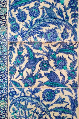 Osmanlı el yapımı çiçek desenli Türk fayansları