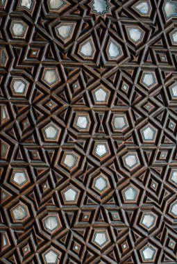 Osmanlı sanatı İnci kaküllerin Anası örneğidir