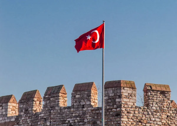 Turkiets Nationella Flagga Hänger Stolpe Det Fria — Stockfoto