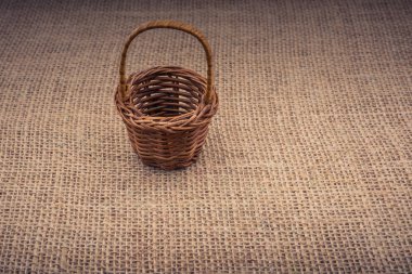 Sepet arka planında boş hasır sepet