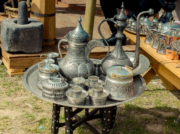 Antigua Jarra Metal Estilo Oriental Mercado Antigüedades — Foto de Stock