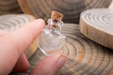 Aşk konsepti olarak kalp şeklindeki ikonlar