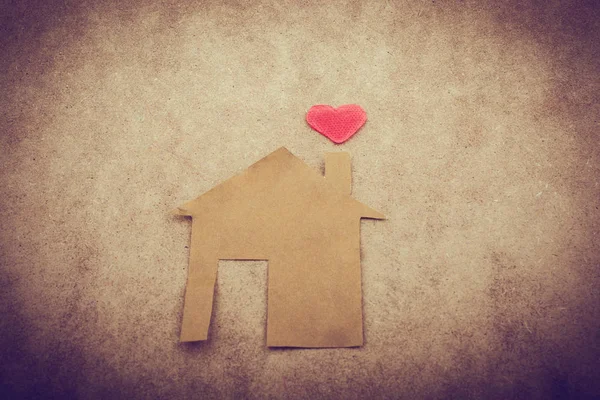 Маленький Дом Вырезанный Бумаги Сердце Холсте — стоковое фото