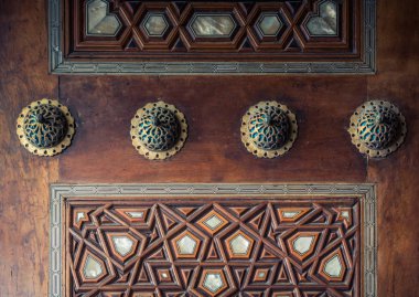 Osmanlı sanatı İnci kaküllerin Anası örneğidir