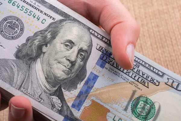 Крупный План Лица Бенджамина Франклина 100 Долларовой Купюре — стоковое фото