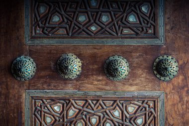 Osmanlı sanatı İnci kaküllerin Anası örneğidir