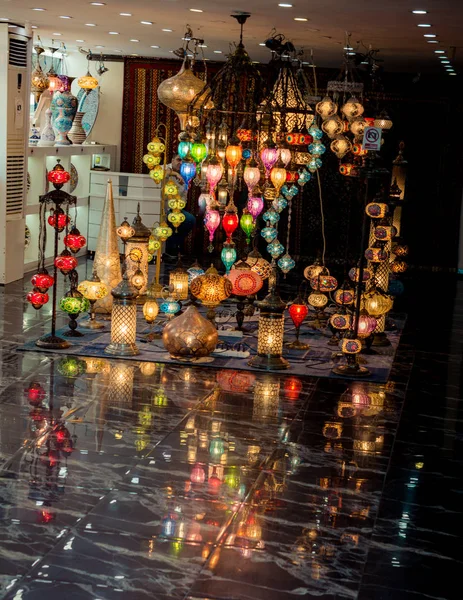 伊斯坦布尔Grand Bazaar的Mosaic奥斯曼灯 — 图库照片