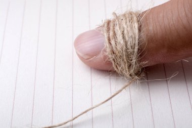 Kahverengi renk keten ip parmak rulo