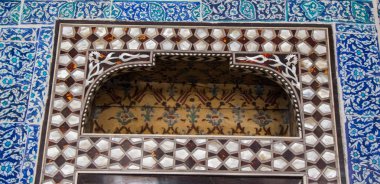 Osmanlı sanatı İnci kaküllerin Anası örneğidir