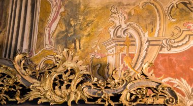 Osmanlı zamanının çiçek desenli örneği