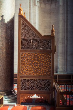 Camide Osmanlı döneminin ahşap minbar vaaz kürsüsü