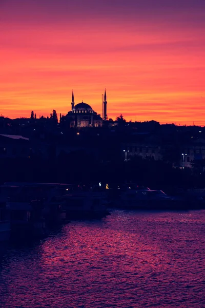 Vista Exterior Mezquita Estilo Otomano Estambul —  Fotos de Stock