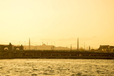 İstanbul 'daki Osmanlı tarzı caminin dış görünüşü