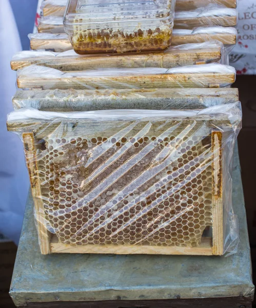 Süßer Frischer Honig Versiegelten Wabenrahmen — Stockfoto